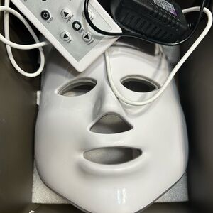 LED Light Therapy Mask